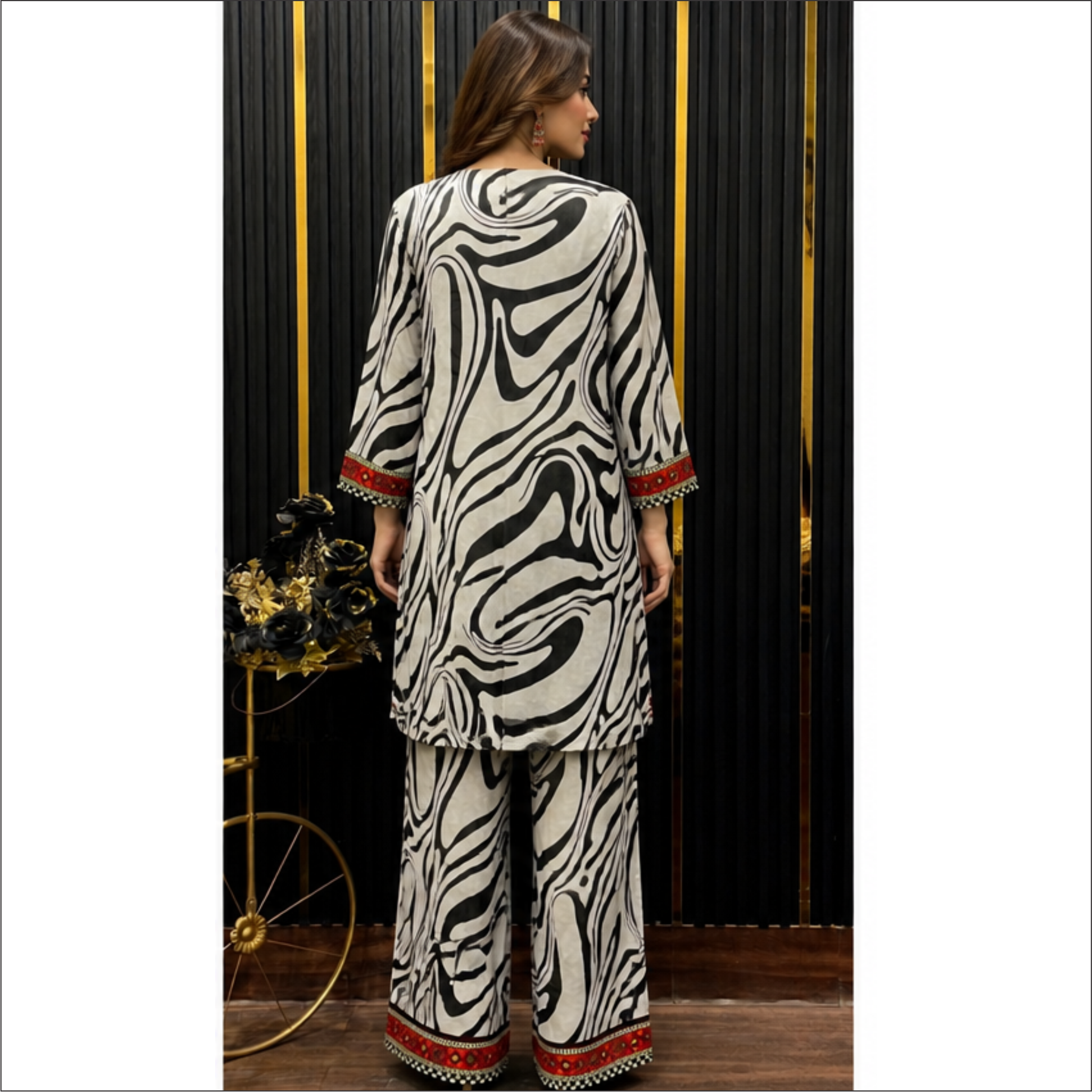 Monochrome Abstract Co-Ord Set – Bold Modern Elegance